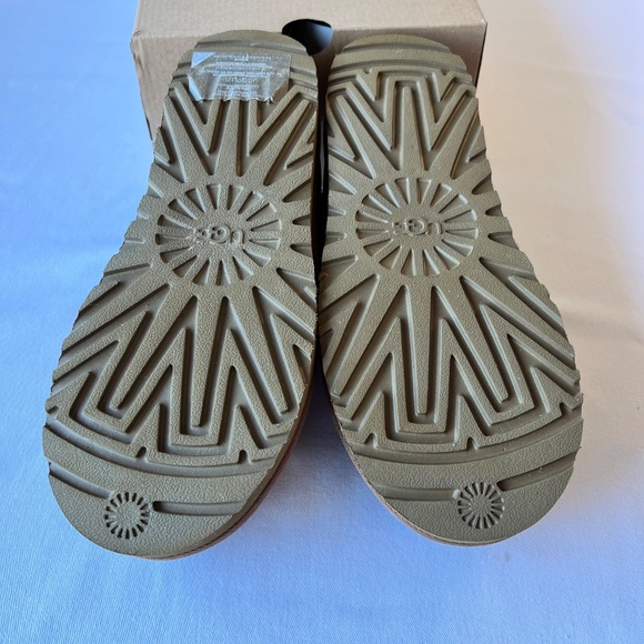 Ugg Tasman Chestnut sz 10 Shoes - worn once - Picture 8 of 11